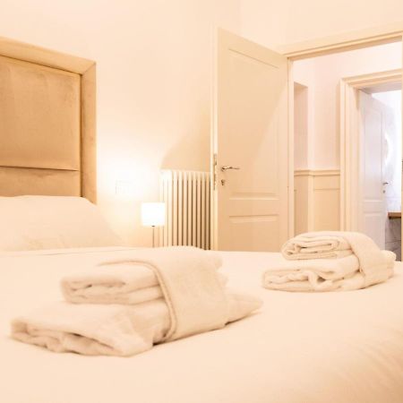 The Best Rent - Elegant Five-Bedrooms Apartment Near Colosseo روما المظهر الخارجي الصورة