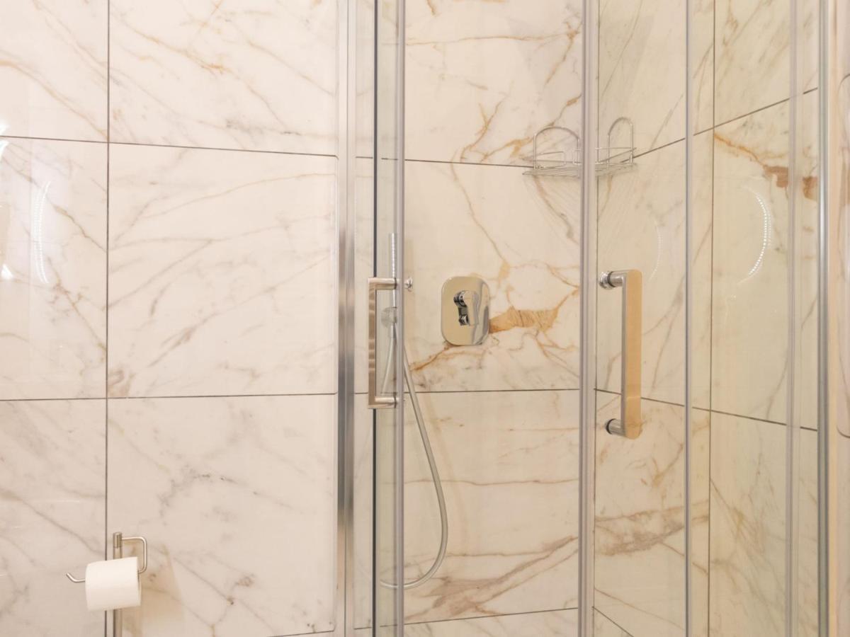The Best Rent - Elegant Five-Bedrooms Apartment Near Colosseo روما المظهر الخارجي الصورة