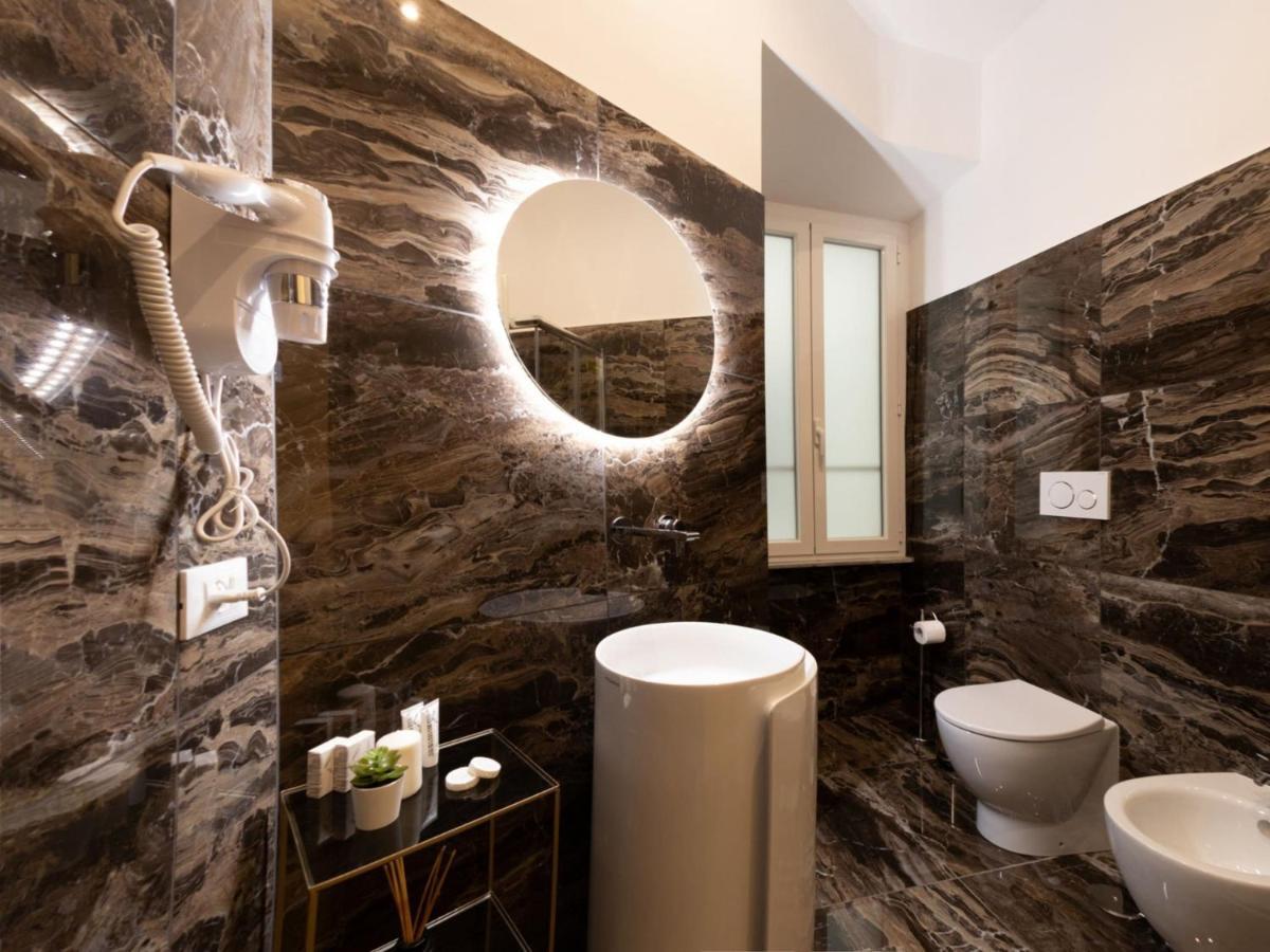 The Best Rent - Elegant Five-Bedrooms Apartment Near Colosseo روما المظهر الخارجي الصورة