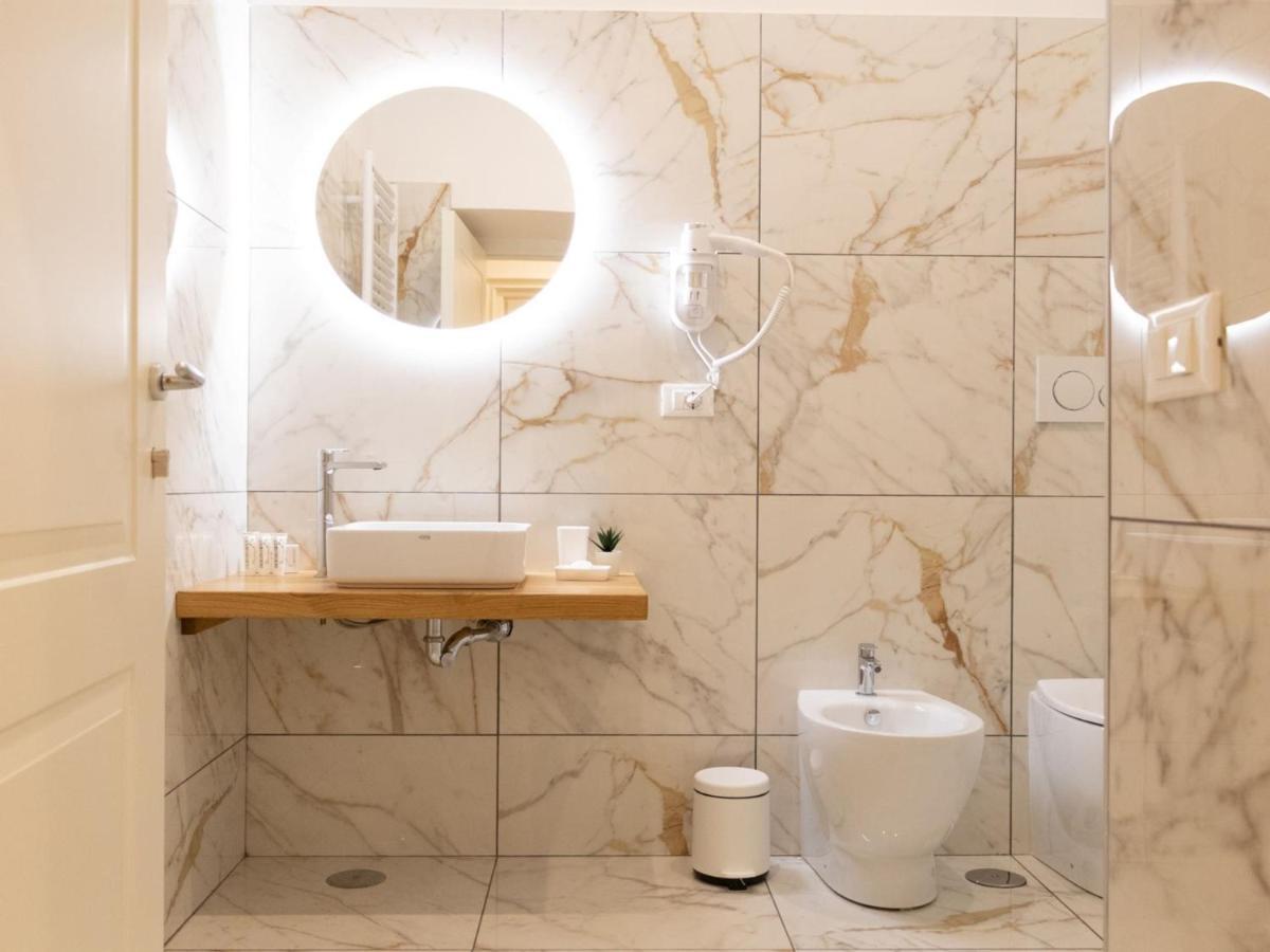 The Best Rent - Elegant Five-Bedrooms Apartment Near Colosseo روما المظهر الخارجي الصورة