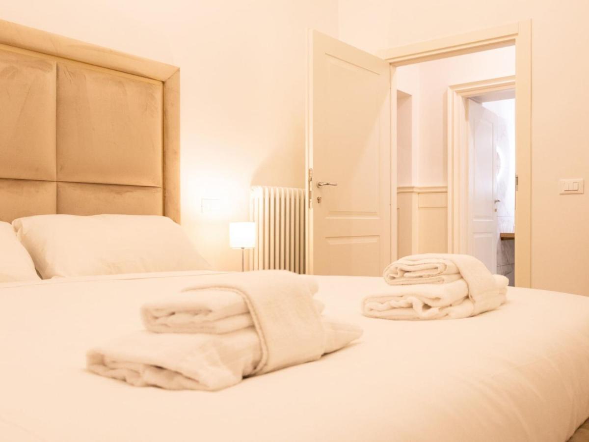 The Best Rent - Elegant Five-Bedrooms Apartment Near Colosseo روما المظهر الخارجي الصورة