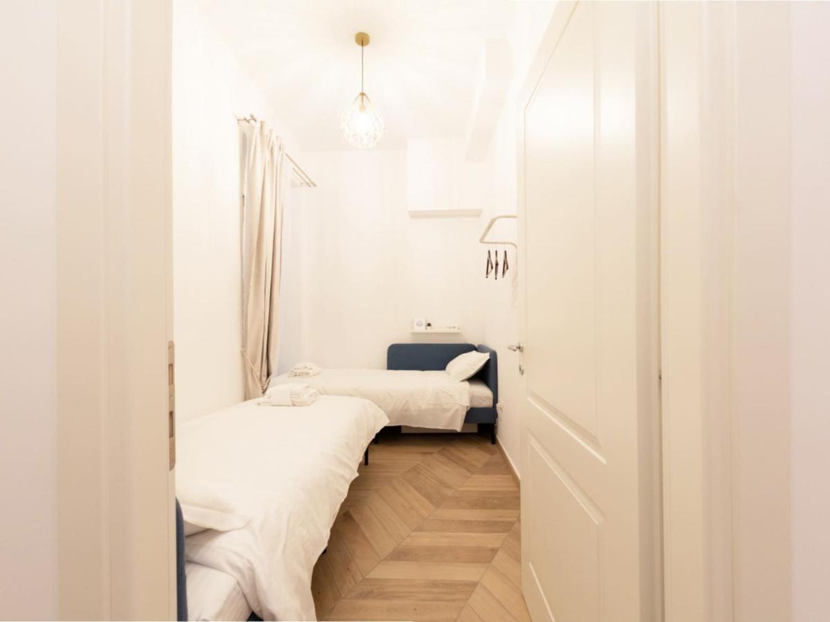 The Best Rent - Elegant Five-Bedrooms Apartment Near Colosseo روما المظهر الخارجي الصورة
