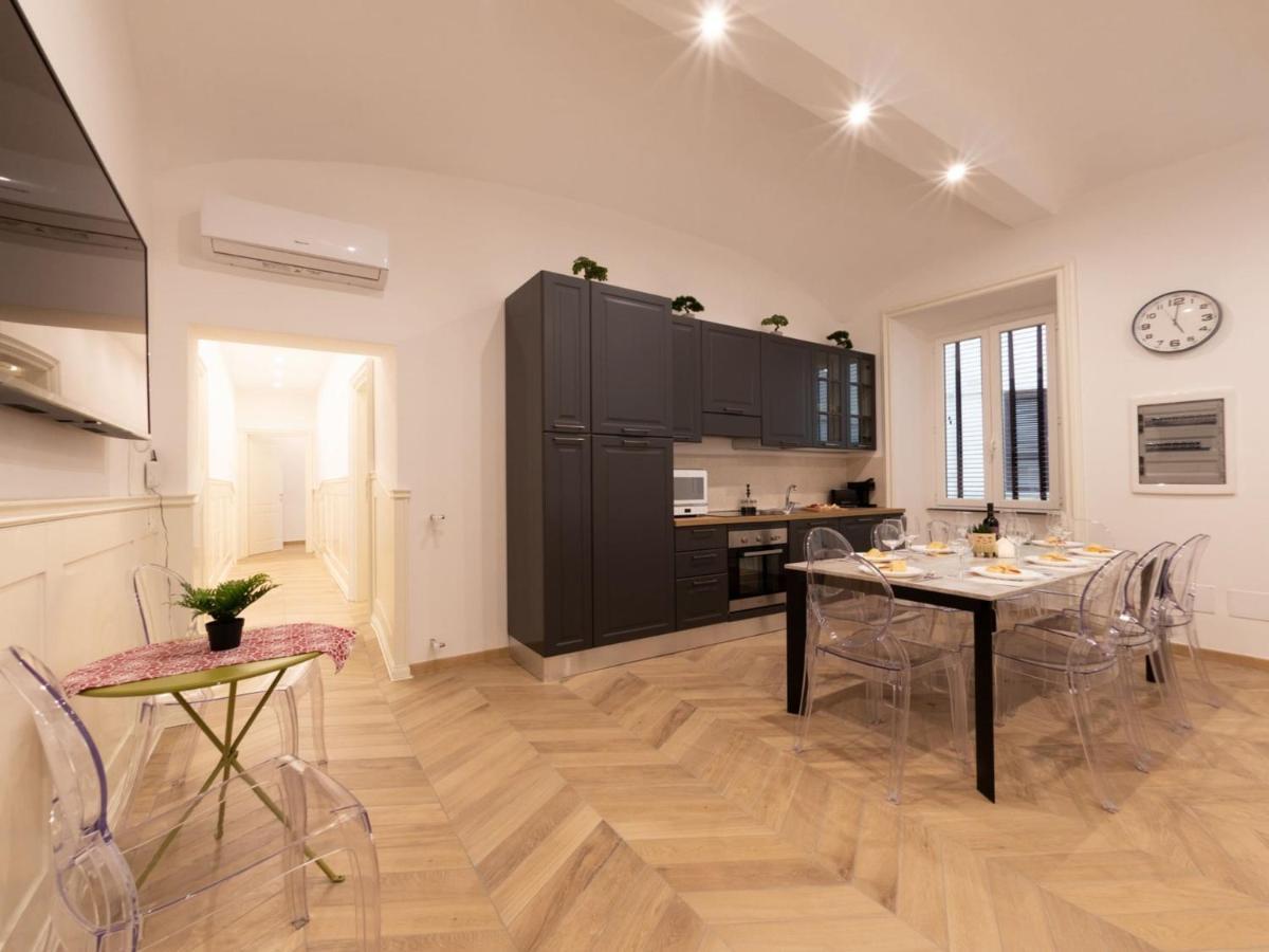 The Best Rent - Elegant Five-Bedrooms Apartment Near Colosseo روما المظهر الخارجي الصورة
