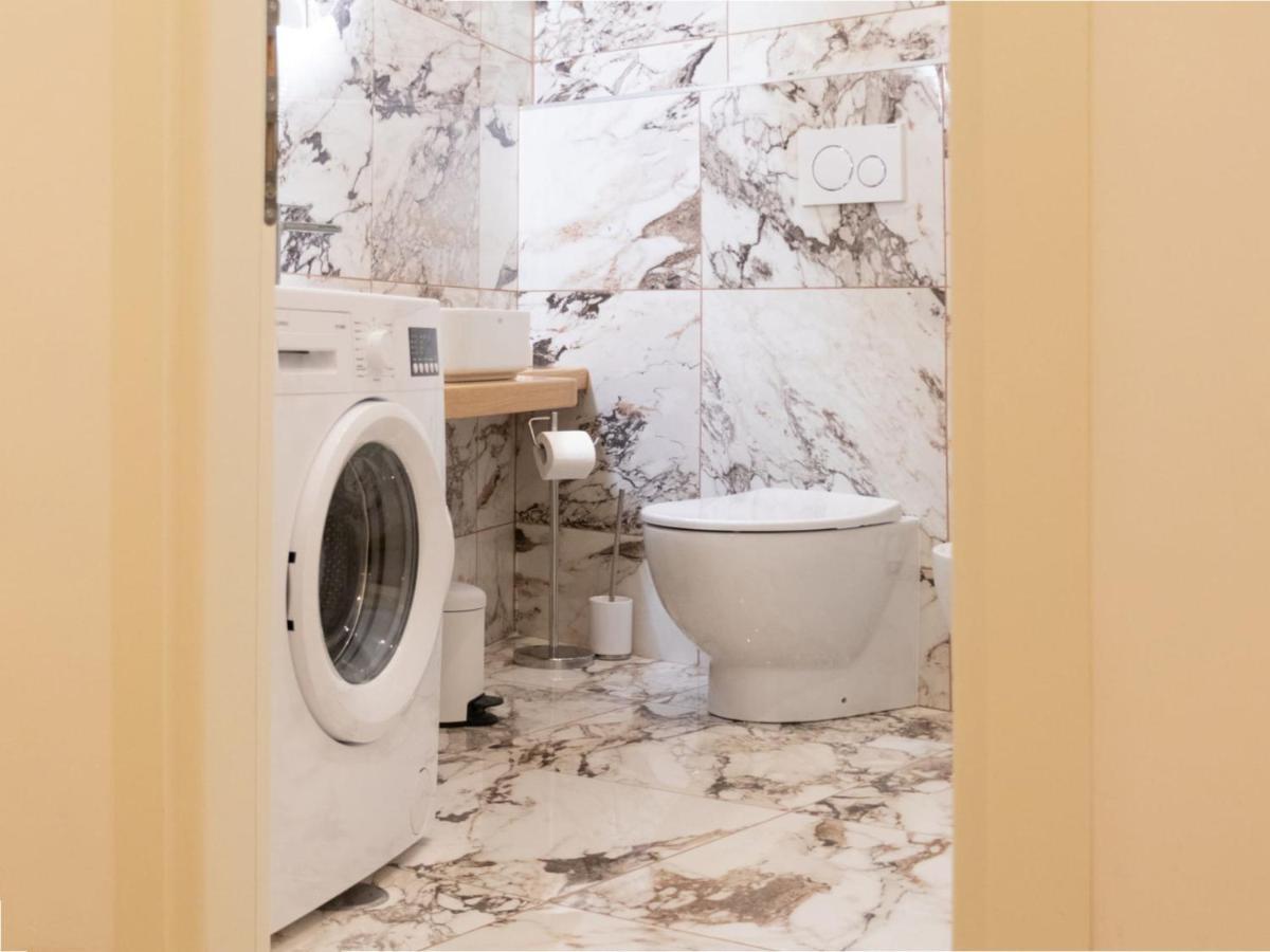 The Best Rent - Elegant Five-Bedrooms Apartment Near Colosseo روما المظهر الخارجي الصورة