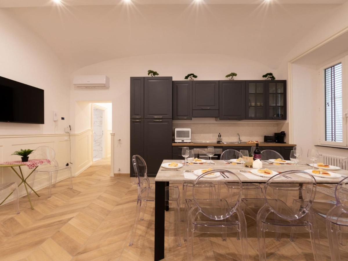 The Best Rent - Elegant Five-Bedrooms Apartment Near Colosseo روما المظهر الخارجي الصورة